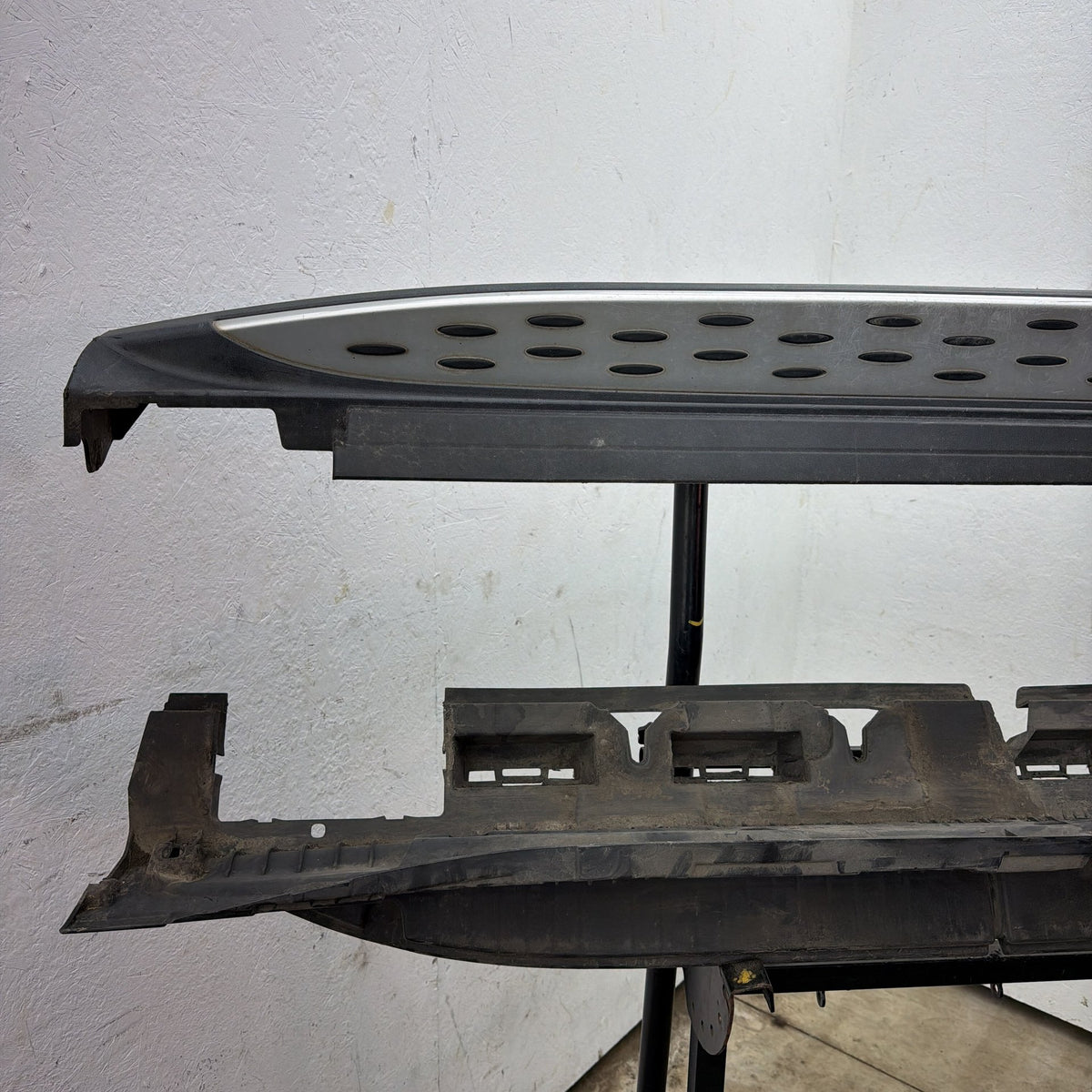 13-16 Mercedes GL450 GL550 X166 Right Running Board Step Foot A1666900310 OEM
