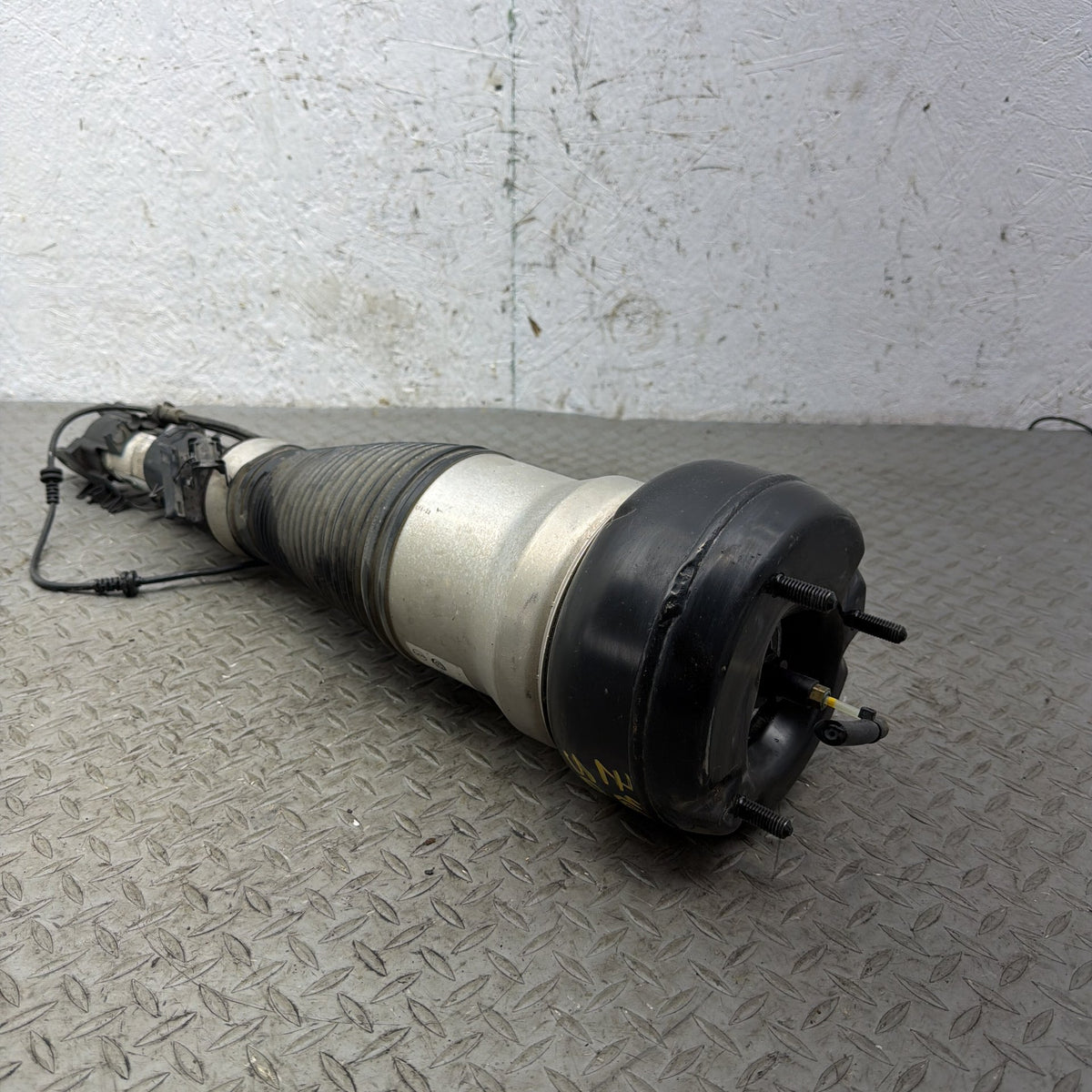 14-16 Mercedes S550 S550e W222 Right Front Air Strut Shock A2223208413 OEM
