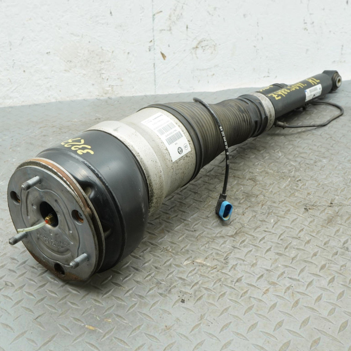 14-16 MercedesS550 S400 W222 Rear Right Shock Suspension Strut A2223200413 OEM