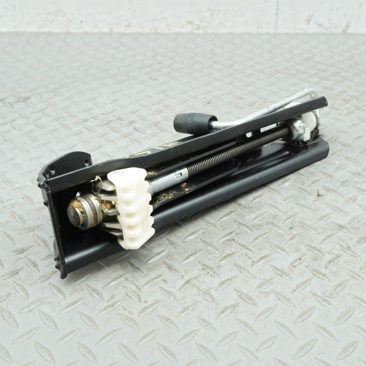 03-09 Mercedes E63 E550 E320 E350 W211 Jack Lifting Emergency A2115830215 OEM