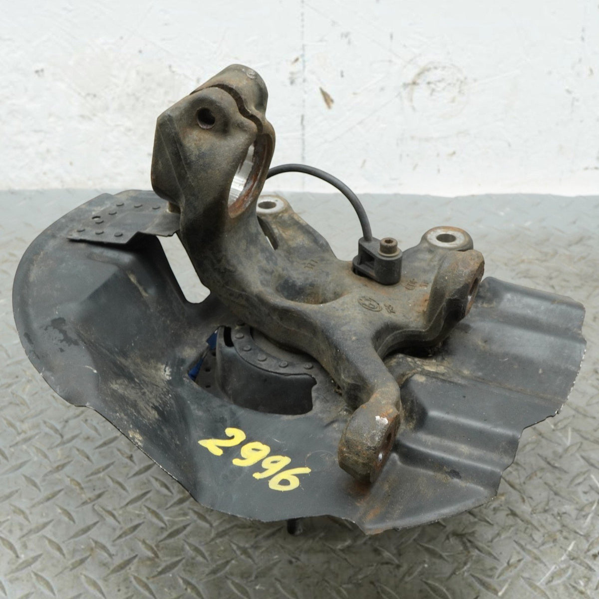 99-06 BMW 320 323 325 328 330 E46 Right Front Spindle Knuckle 31211096430 OEM