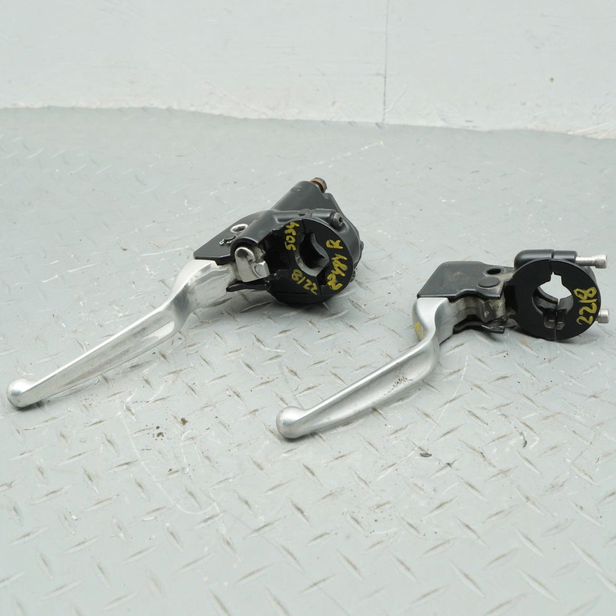 12-13 Harley-Davidson FLHTC Electra Glide Classic Handlebar Clutch Lever Brake