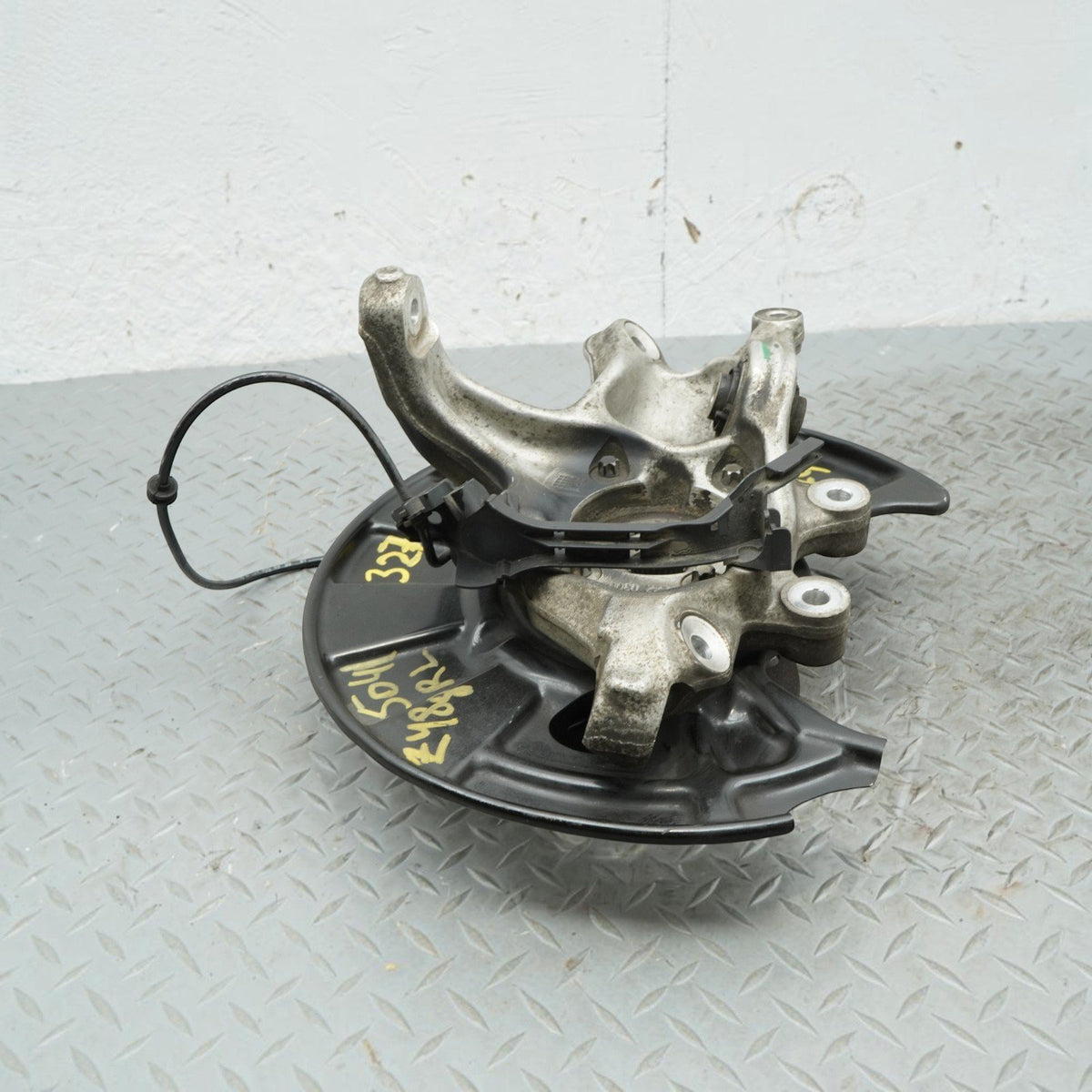 14-20 Mercedes W222 S550 Rear Left Driver Spindle Knuckle Wheel Hub 2223500941