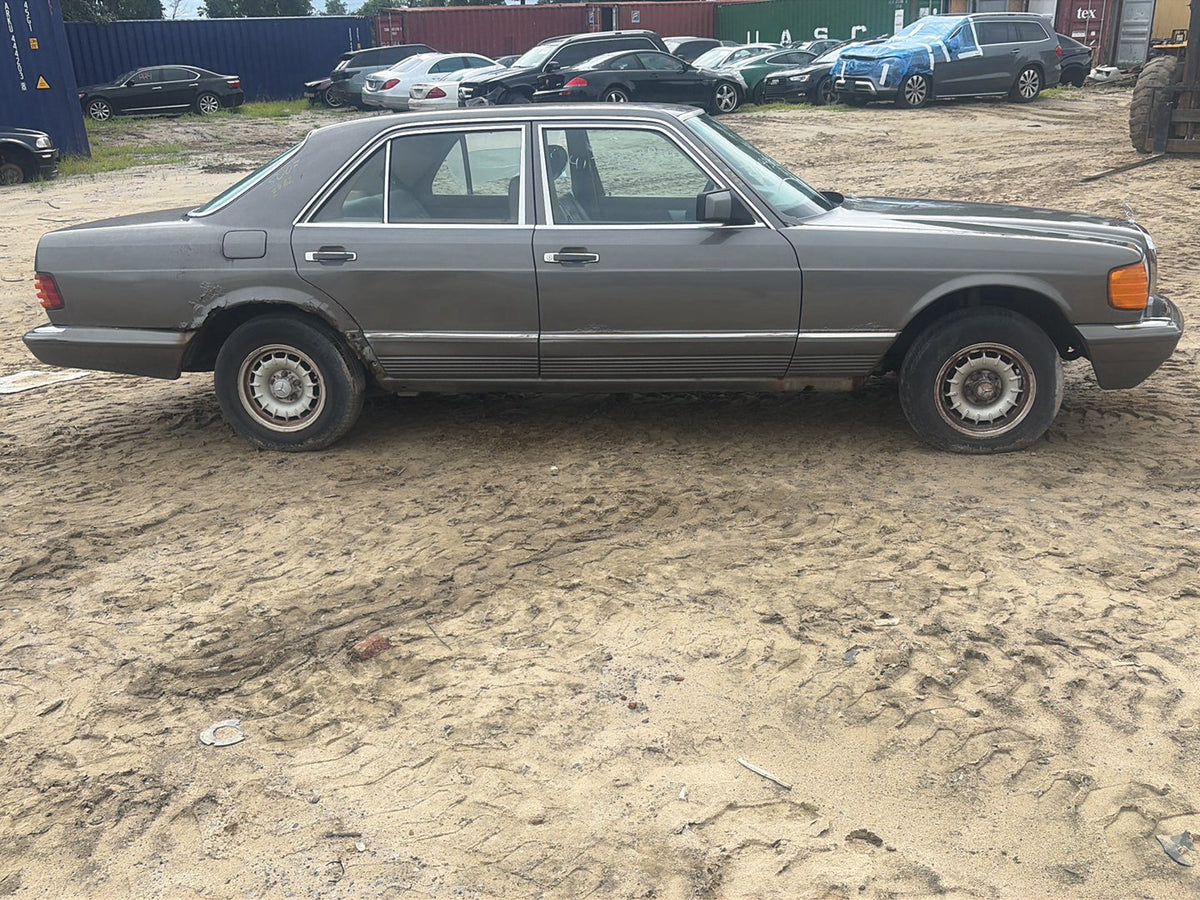 1979-1991 Mercedes-Benz 380SE S-Class W126 W126