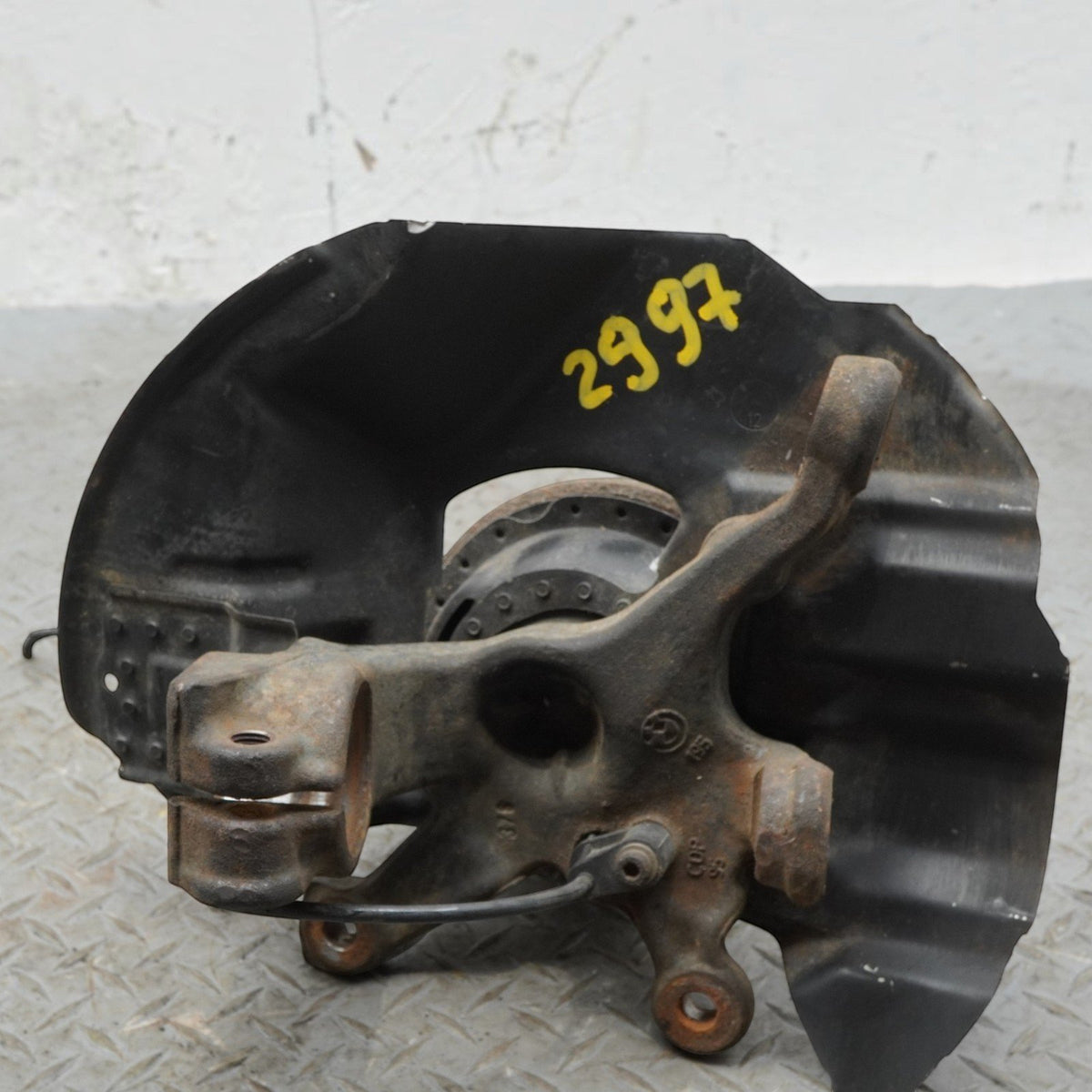 99-06 BMW 320 323 325 328 330 E46 Front Left Spindle Knuckle Hub 31211096429 OEM