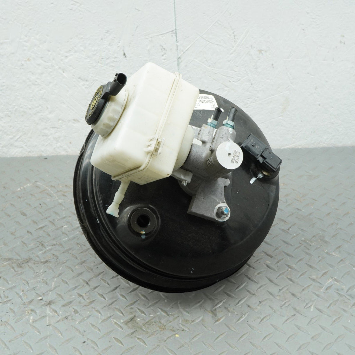 15-19 BMW X6 F16 Power Brake Booster Vacuum Master Cylinder Tank 296856833 OEM