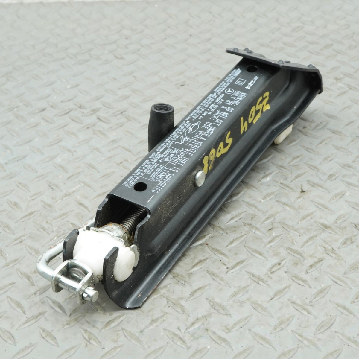 03-09 Mercedes E63 E550 E320 E350 W211 Jack Lifting Emergency A2115830215 OEM