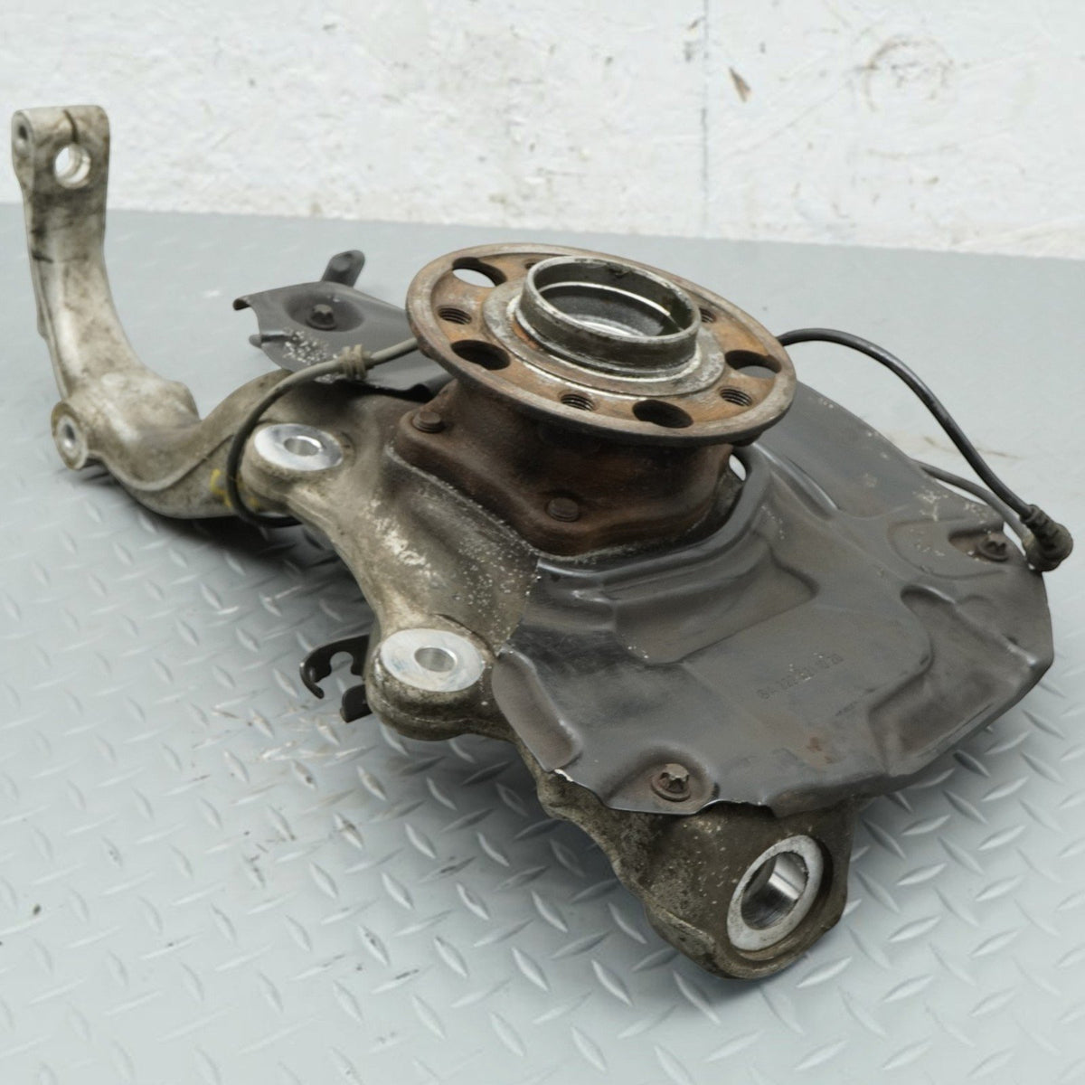 14-20 Mercedes S550 S400 W222 4matic Front RH Spindle Knuckle A2224211020 OEM