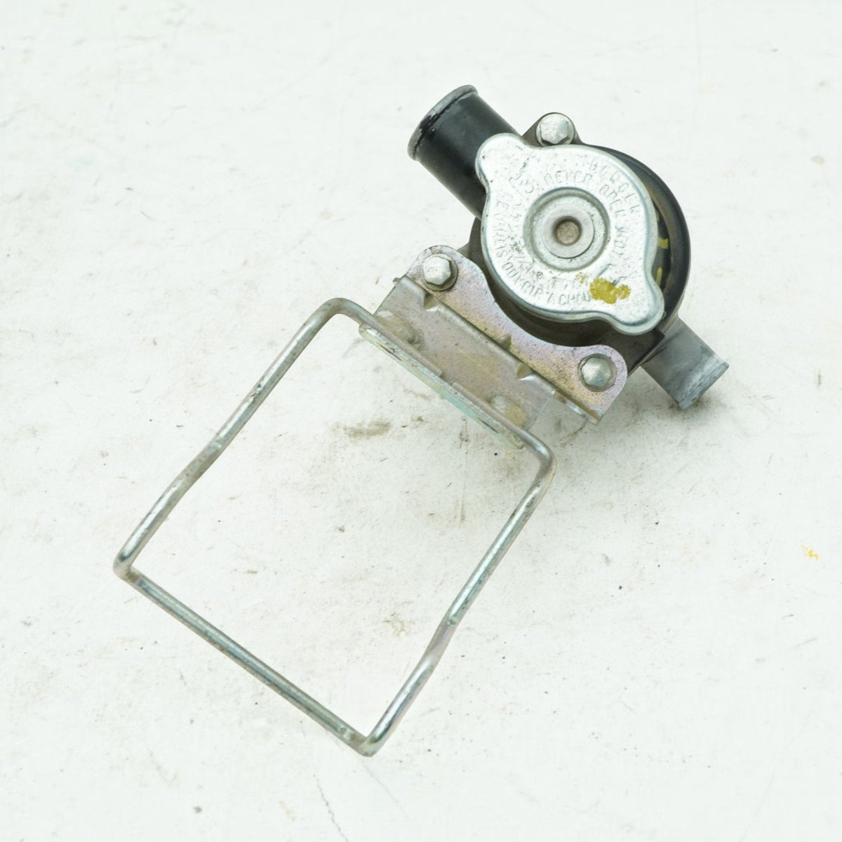 09-13 Kawasaki Vulcan VN1700 Vaquero Thermostat Housing Radiator Cap 49054-0004