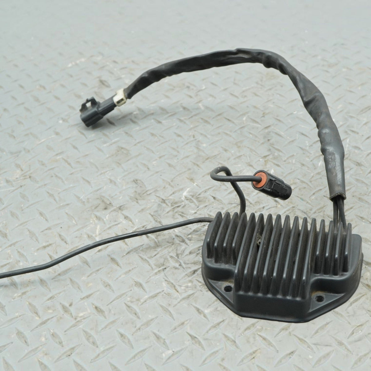 2002-2006 Harley Davidson V-Rod VRSCA Rectifier Voltage Regulator Control Module