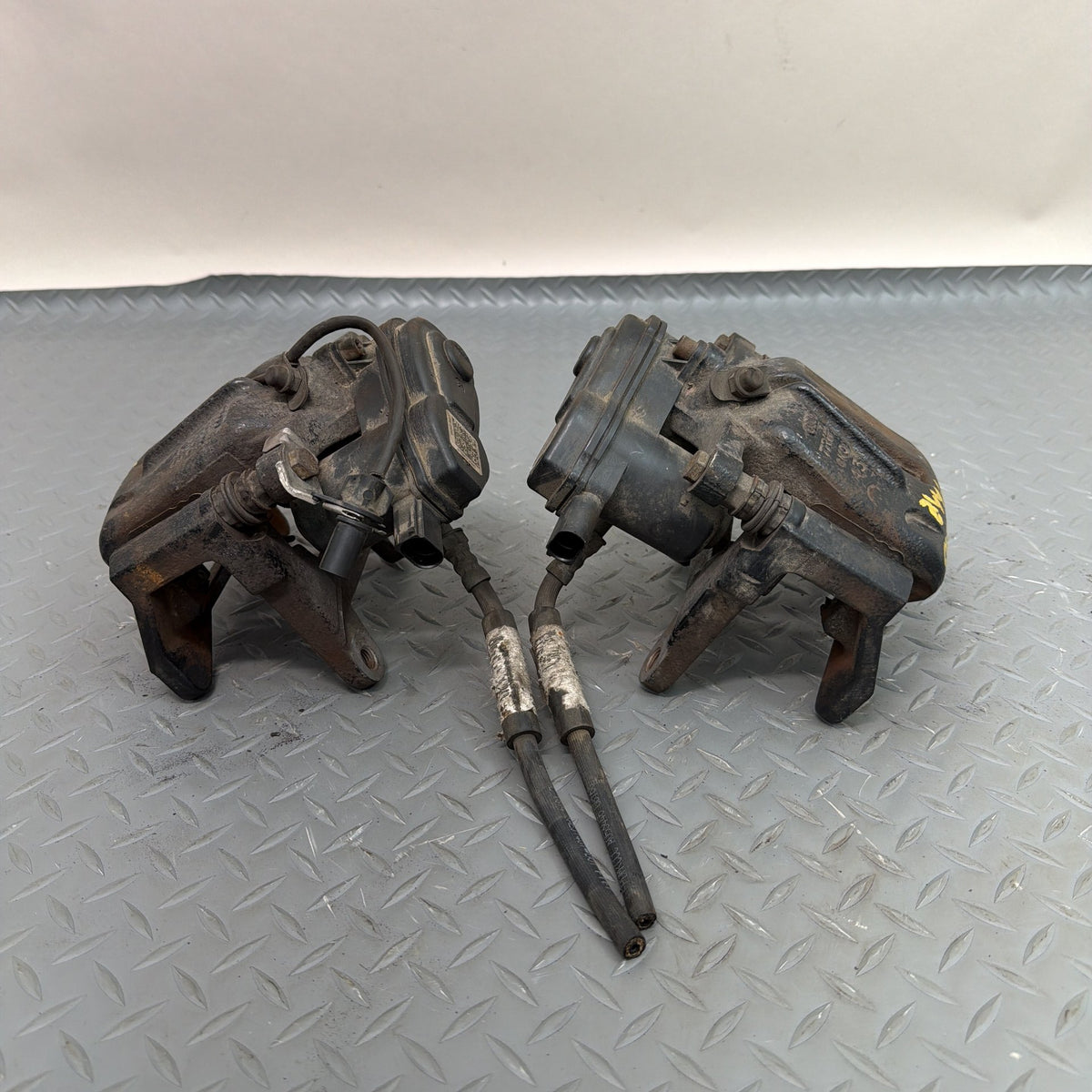 12-18 Audi S7 S6 A6 A7 4G C7 Rear Brake Caliper LH RH EPB Motor 4G0615404C OEM