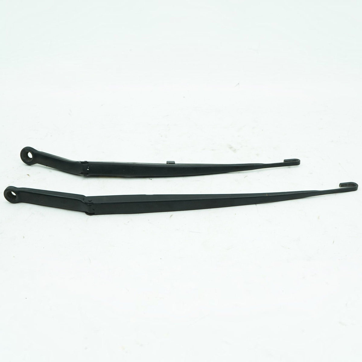 99-06 BMW E46 325i 330i M3 Front Wiper Arm Set LH RH 61617003931 61617007128 OEM