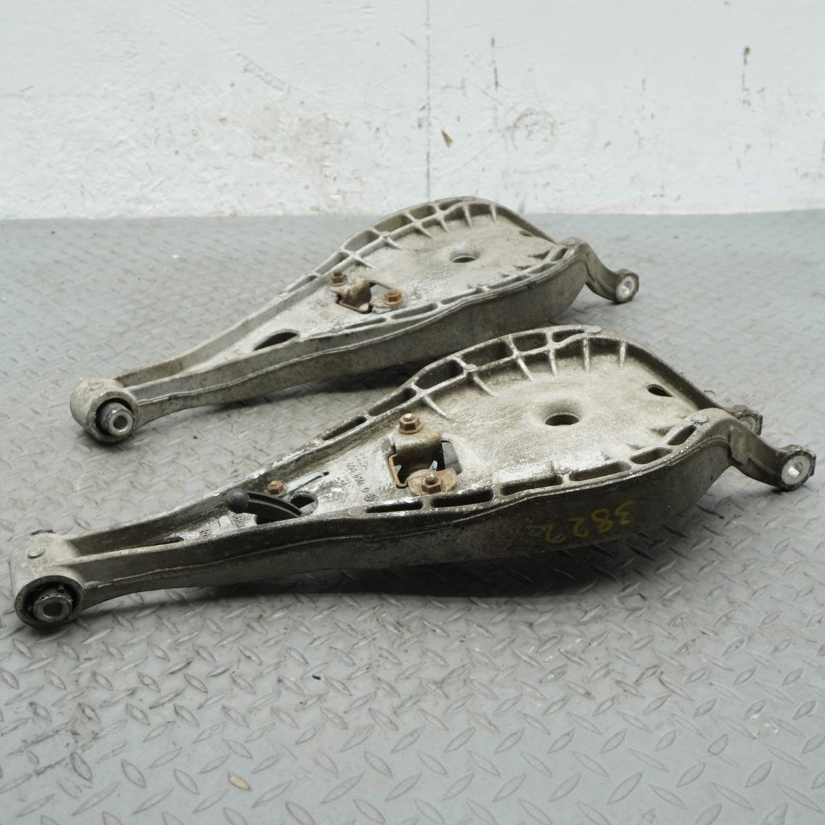 99-06 BMW 330i 328i 325i 323i 320i E46 Rear LH RH Lower Control Arm 33326781625