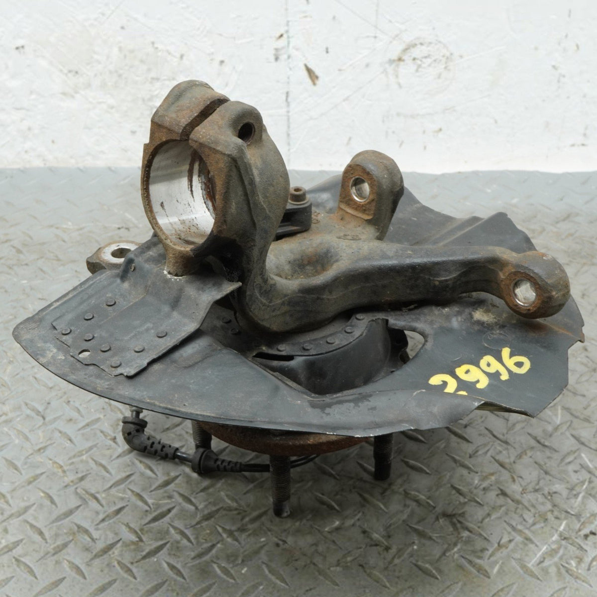 99-06 BMW 320 323 325 328 330 E46 Right Front Spindle Knuckle 31211096430 OEM