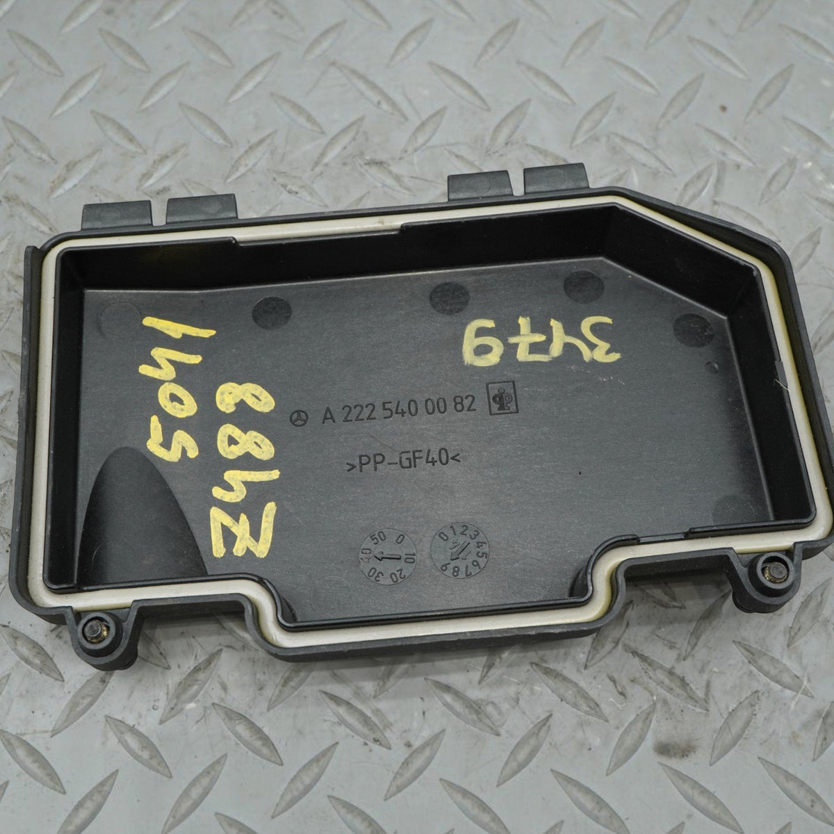 14-17 Mercedes S550 S400 S550e W222 Fuse Box Cove Panel Holder A2225400082 OEM