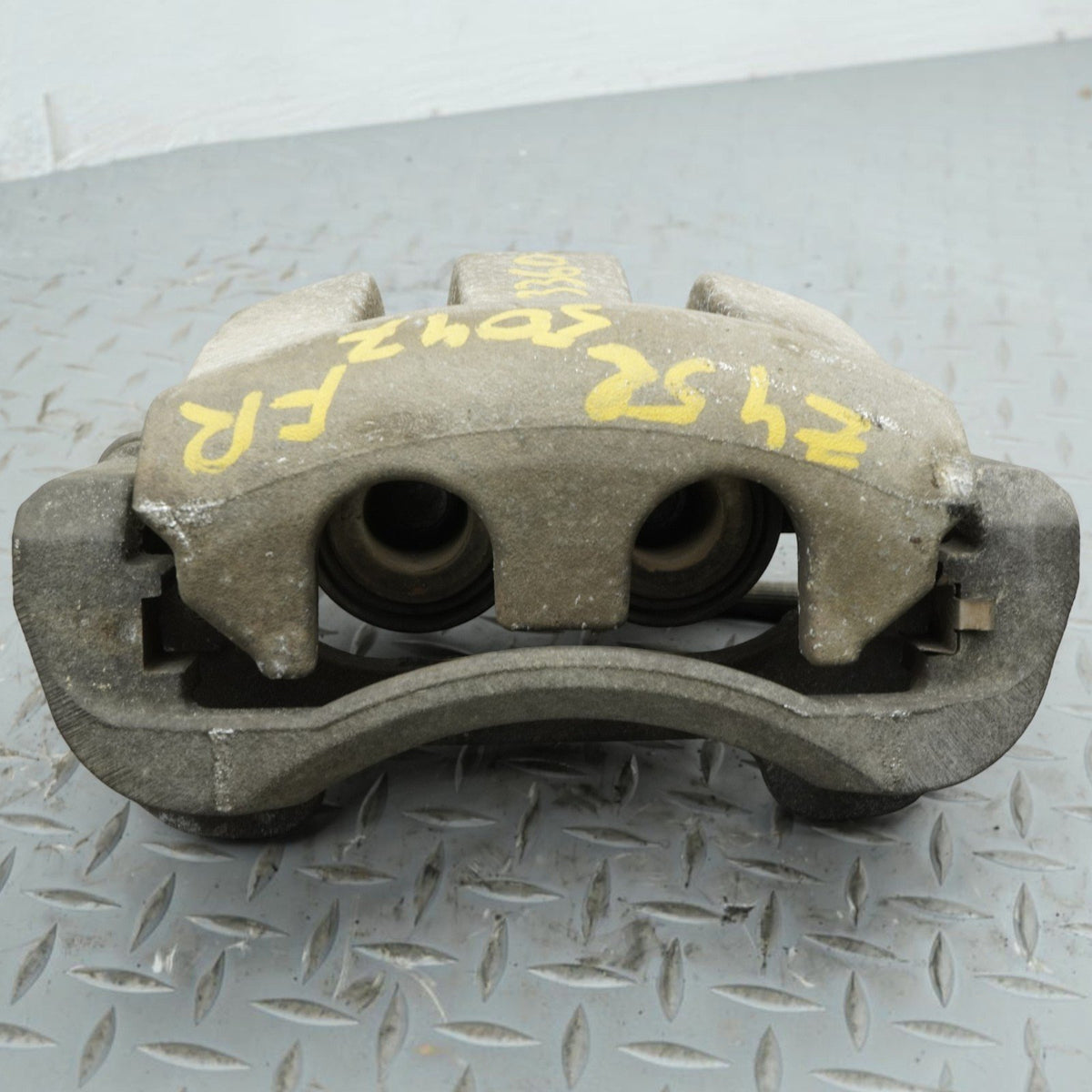 2012 Ford Mustang Coupe Front Caliper BR33-2B119-AE/ BR33-2B118-AE