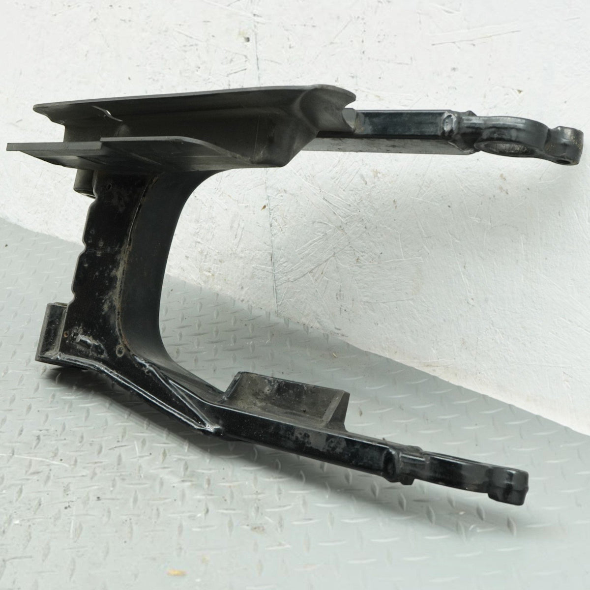 1999-07 Harley-Davidson Electra Glide FLHTCI Swingarm Belt Cover 60386-04 OEM