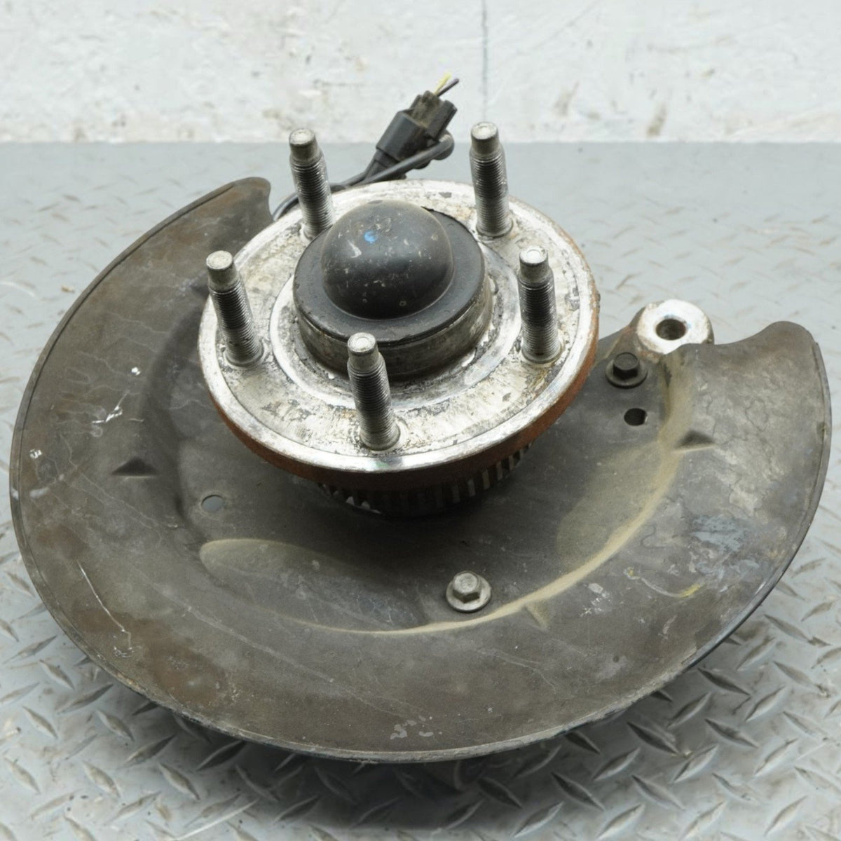10-14 Ford Mustang GT S197 Front Left Knuckle Spindle Hub Bearing 4R332K004A OEM