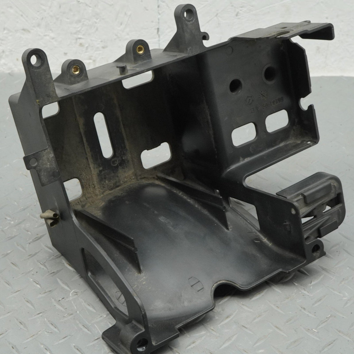 12-13 Harley-Davidson FLHTC Electra Glide Classic Battery tray Holder 6628109B